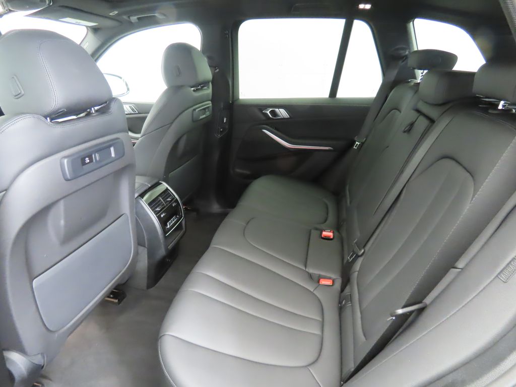 Thumbnail: 2022 BMW X5 - 22