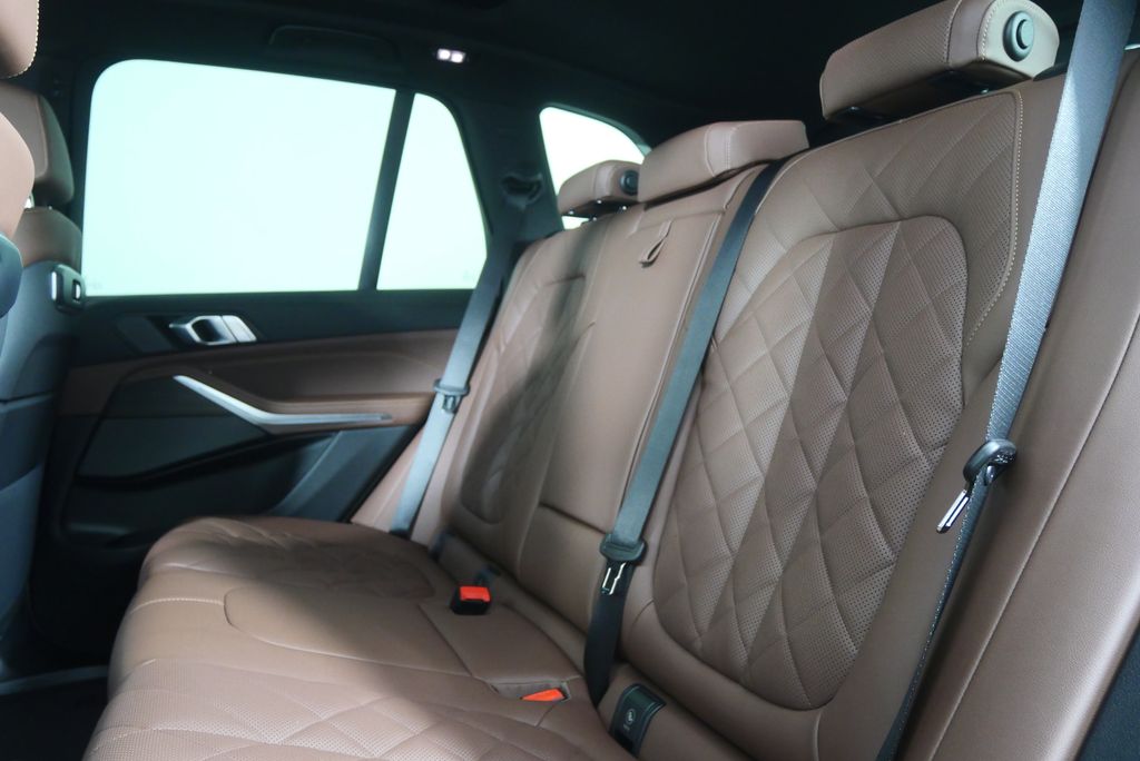 Thumbnail: 2026 BMW X5 - 15