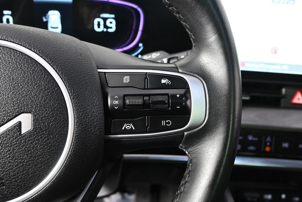 Used 2024 White Kia X-Line image 35