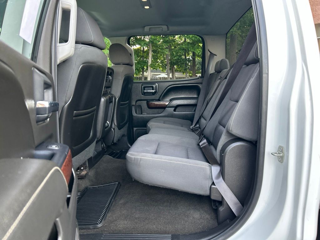 Used 2015 White GMC SLE image 20