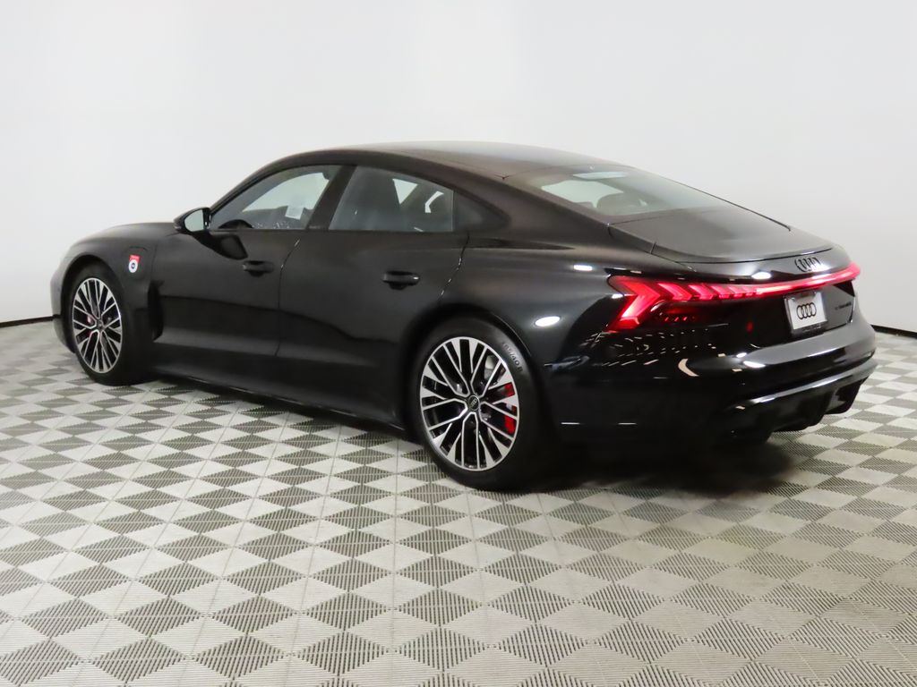 Thumbnail: 2026 Audi e-tron GT - 3