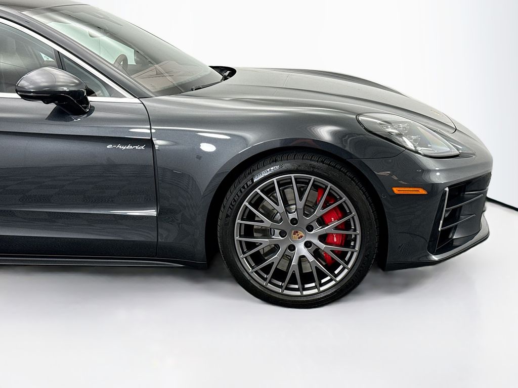 Thumbnail: 2026 Porsche Panamera - 11