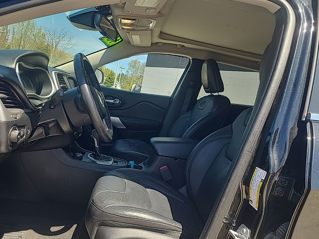 used 2016 Jeep Cherokee car, priced at $12,952