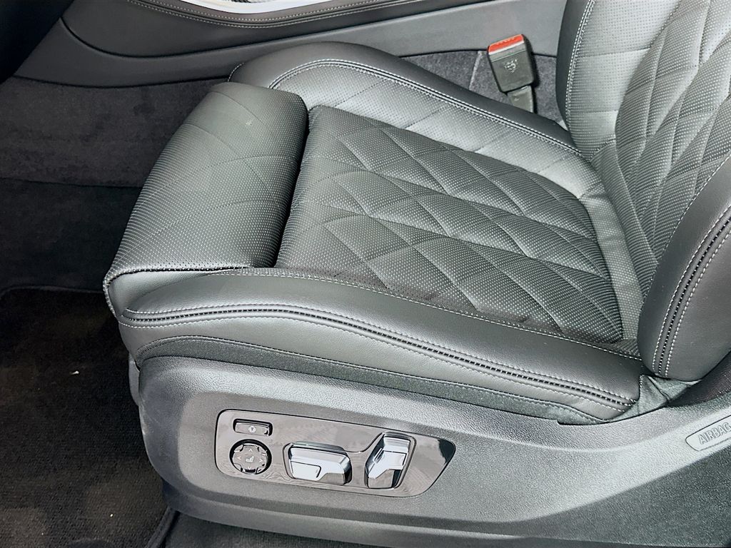 Thumbnail: 2026 BMW X5 - 21