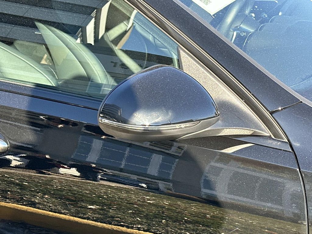 Thumbnail: 2025 Mercedes-Benz C-Class - 18