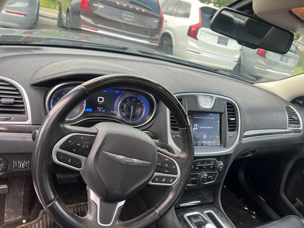 Used 2018 Gray Chrysler Limited image 9