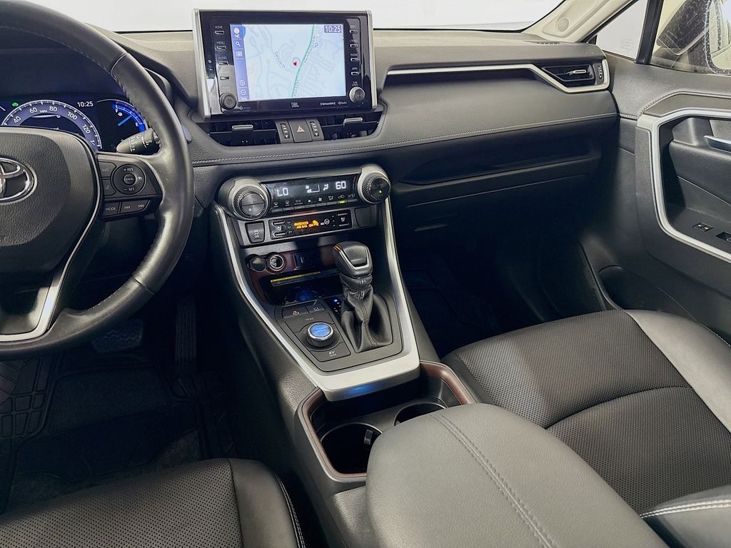 Thumbnail: 2021 Toyota RAV4 - 24