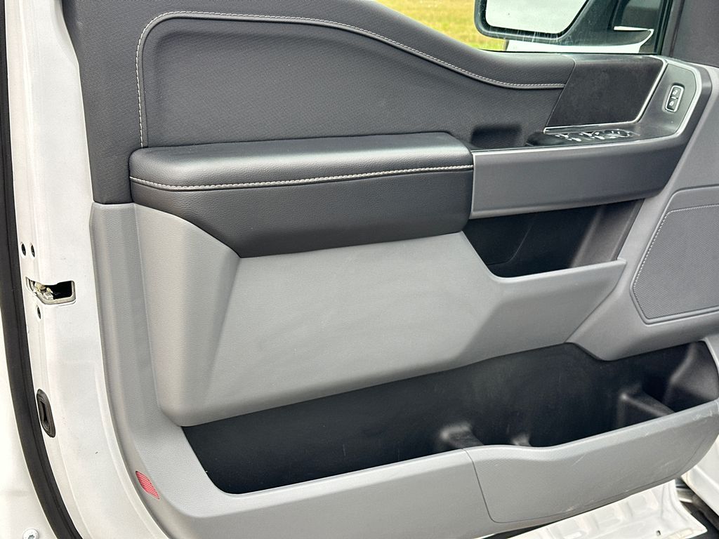 Used 2025 White Ford XLT image 10