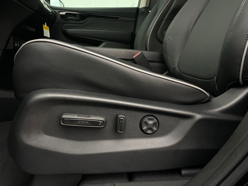 Thumbnail: 2026 Honda Odyssey - 22