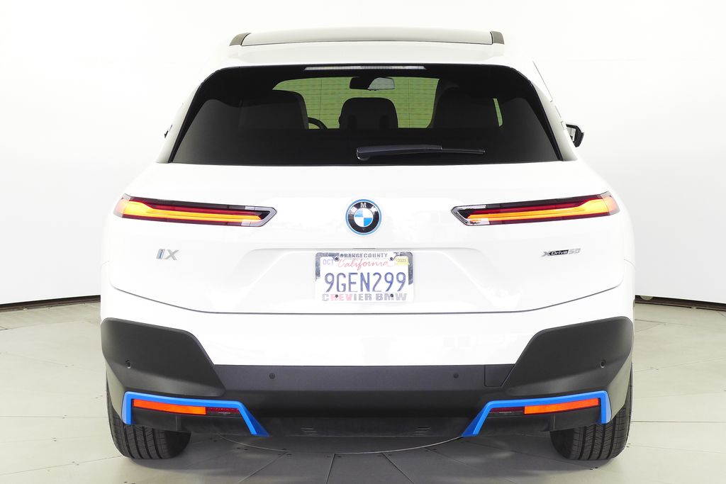 Thumbnail: 2022 BMW iX - 7