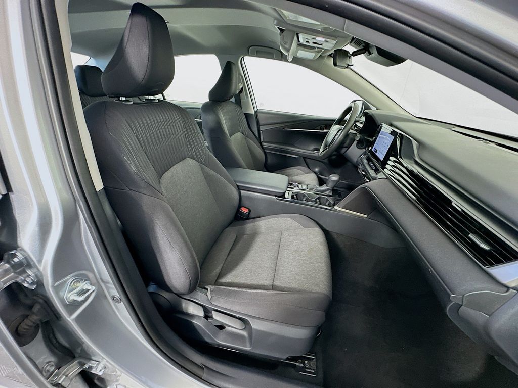 Thumbnail: 2025 Toyota Camry - 27