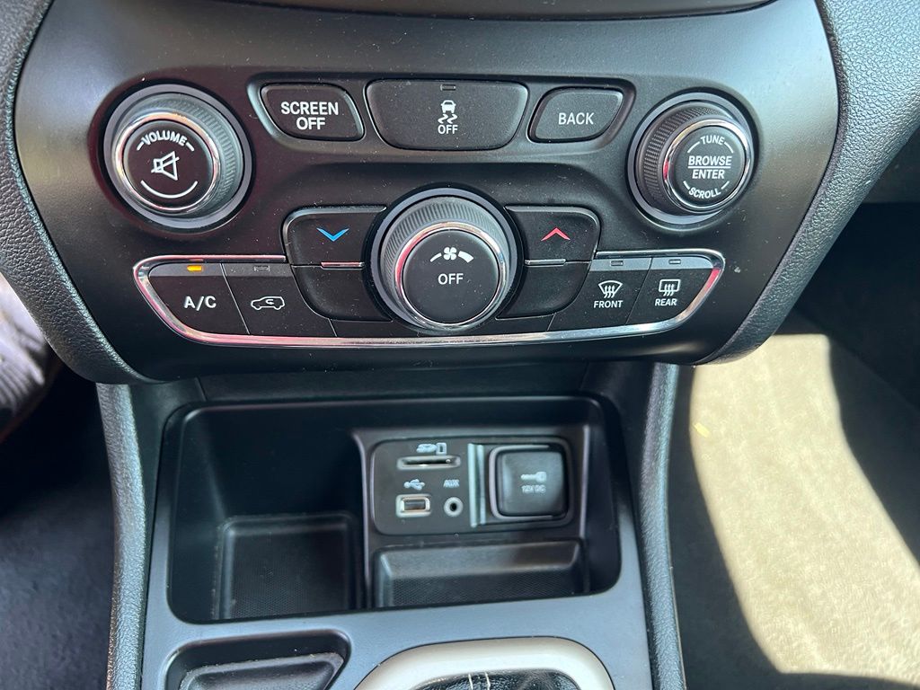 Used 2015 Jeep Cherokee SUV