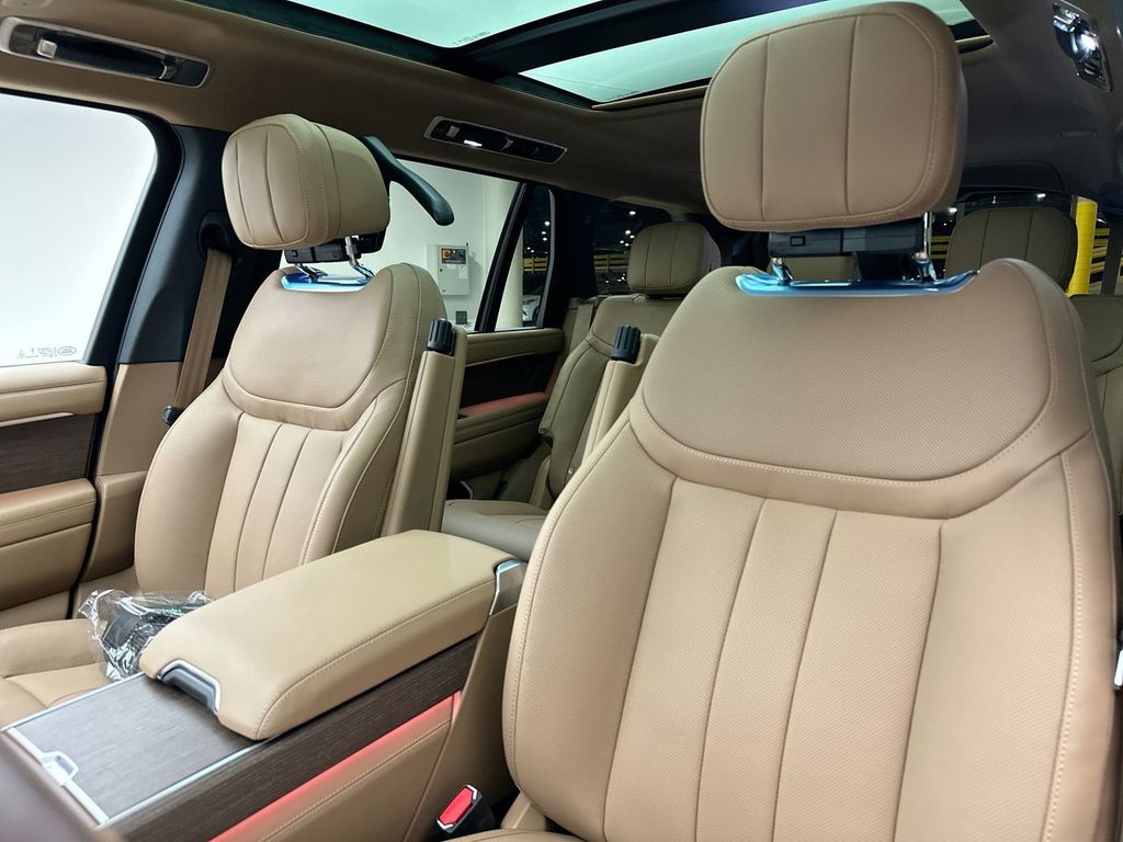 Thumbnail: 2026 Land Rover Range Rover - 22
