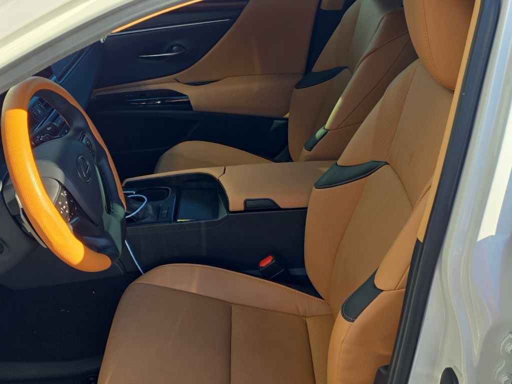 Thumbnail: 2025 Lexus ES - 7