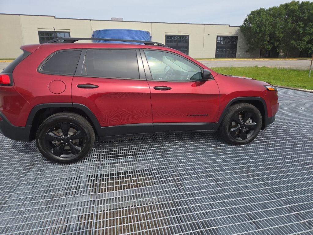 Used 2017 Red Jeep Sport image 6