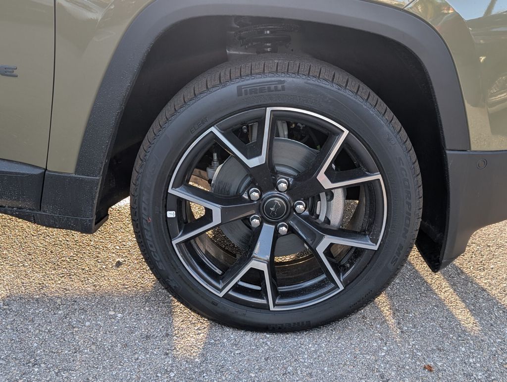 new 2026 Jeep Cherokee car, priced at $42,805