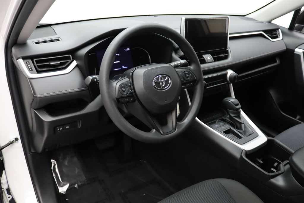 Thumbnail: 2023 Toyota RAV4 - 15