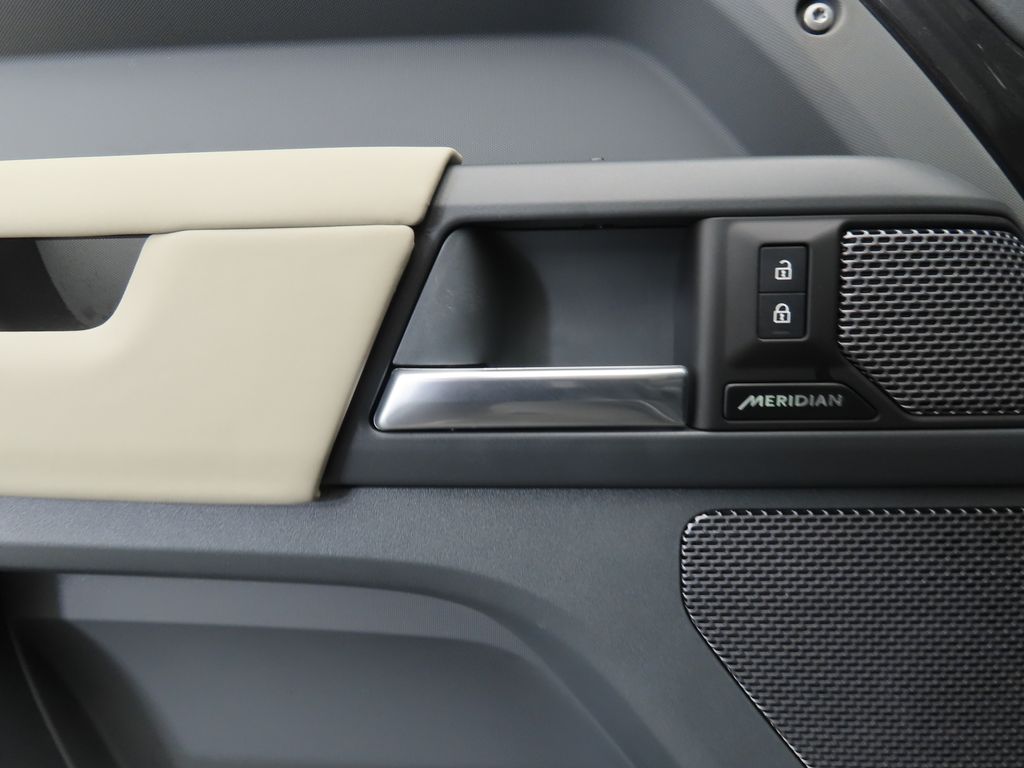 Thumbnail: 2024 Land Rover Defender - 22