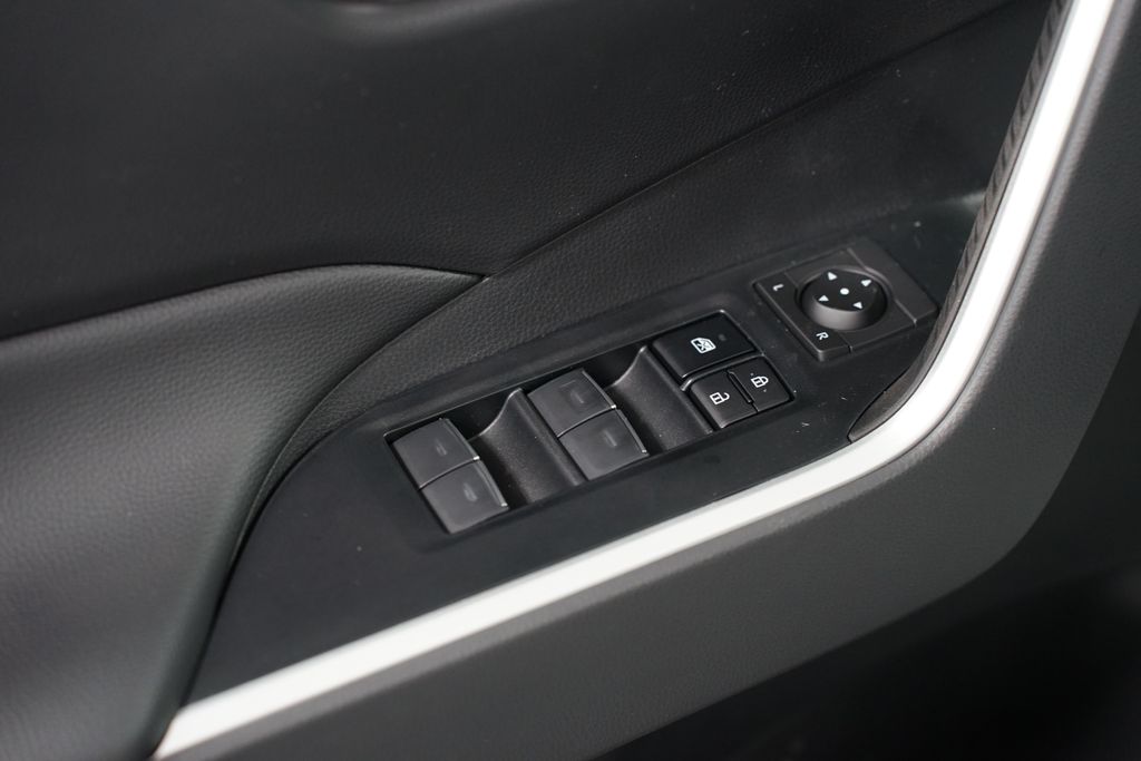 Thumbnail: 2025 Toyota RAV4 - 31