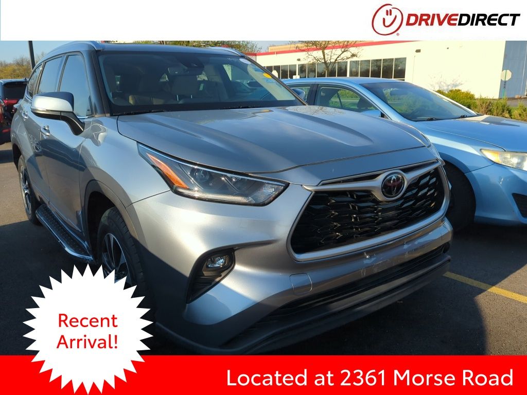 Moon Dust 2021 Toyota Highlander XLE FWD SUV / Crossover Front-Wheel Drive 8-Speed Automatic