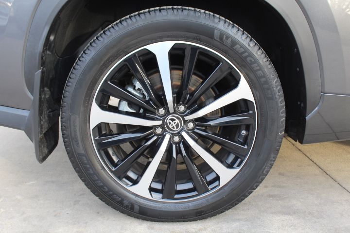 Used Car 2022 Toyota Highlander  Xse For Sale Under $35,000 In Georgetown, Texas