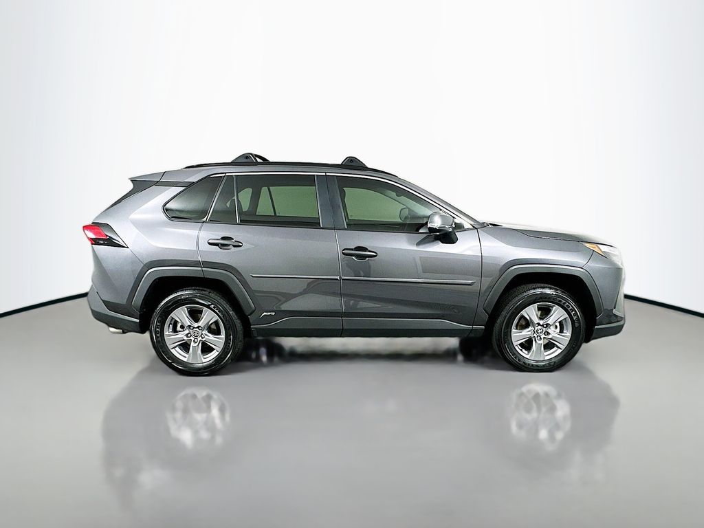 2022 Toyota RAV4 XLE 4