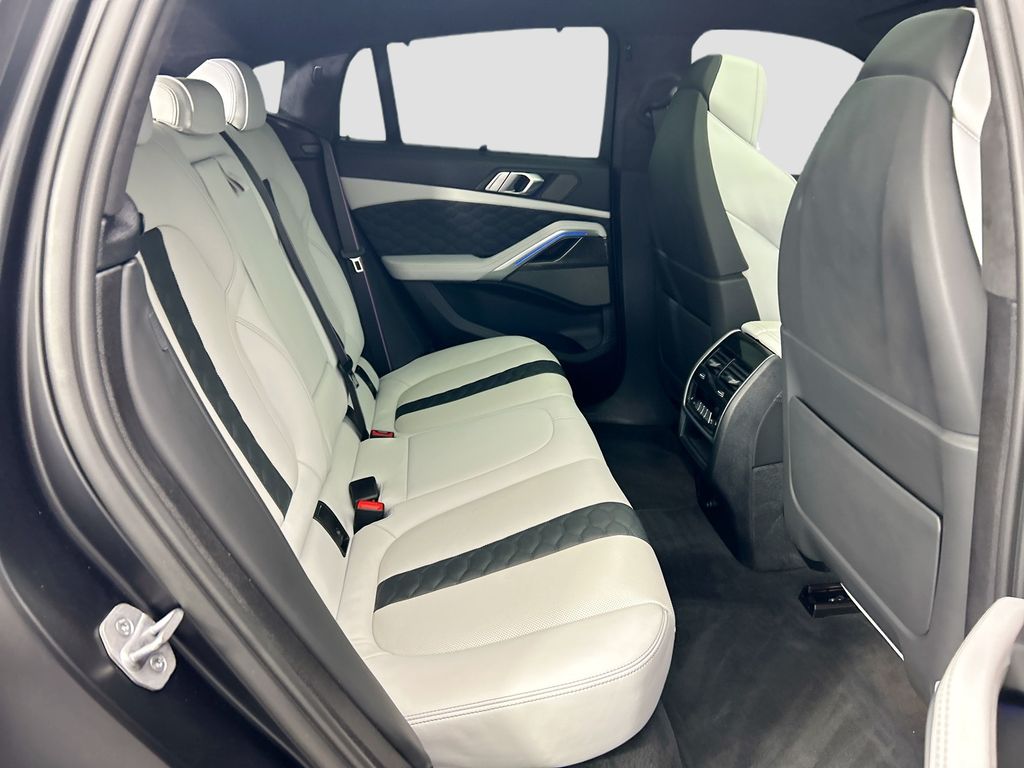 Thumbnail: 2023 BMW X6 - 21