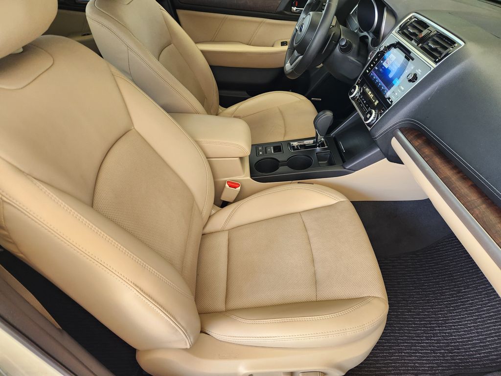 2019 Subaru Outback 2.5i White at Legacy Ford