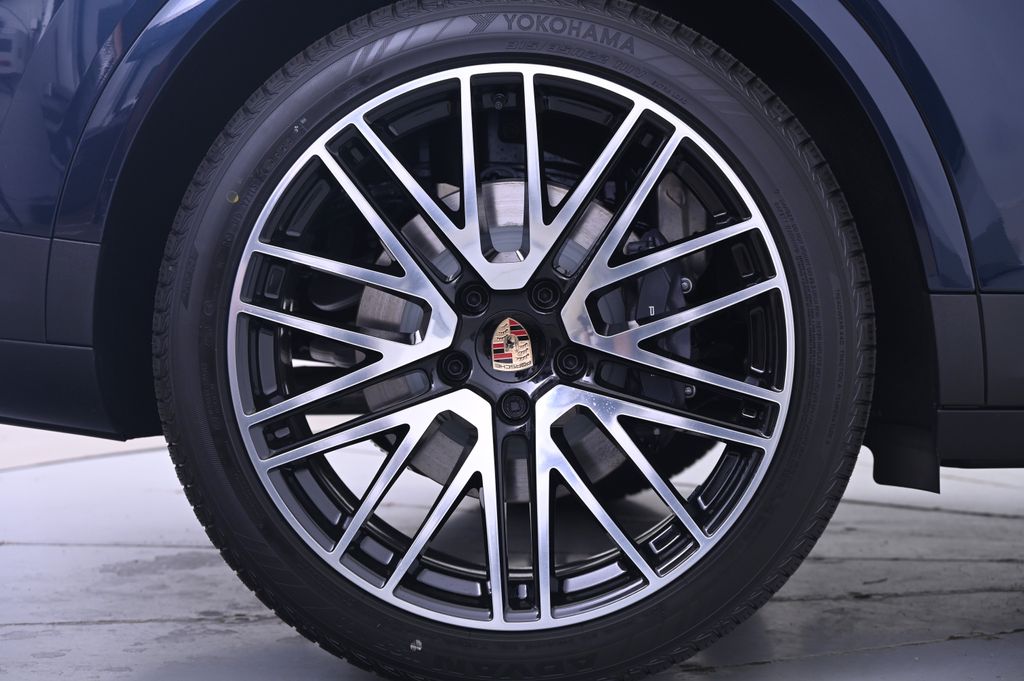 Thumbnail: 2026 Porsche Cayenne - 17