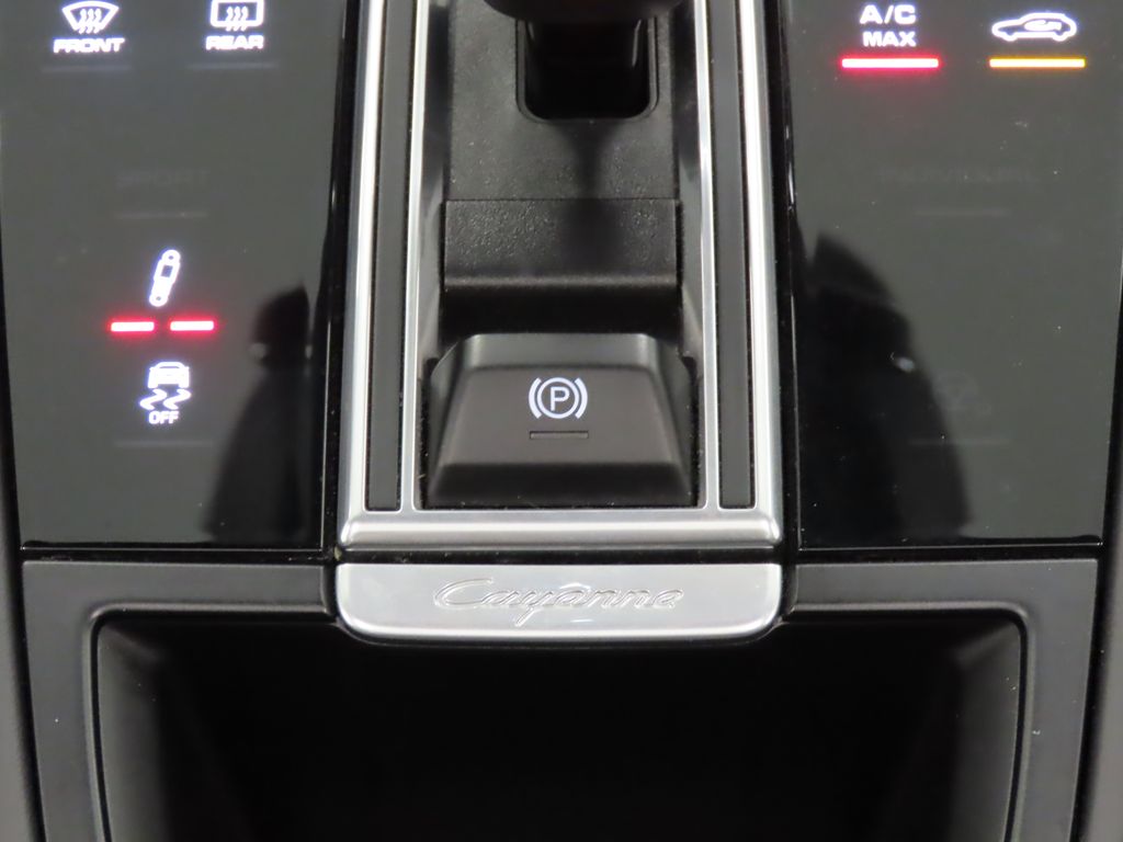 Thumbnail: 2019 Porsche Cayenne - 28