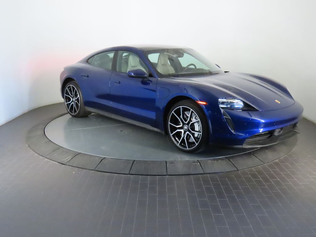 Thumbnail: 2022 Porsche Taycan - 9