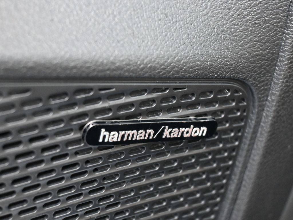 Used 2024 Bright White Clearcoat Chrysler Pinnacle image 38