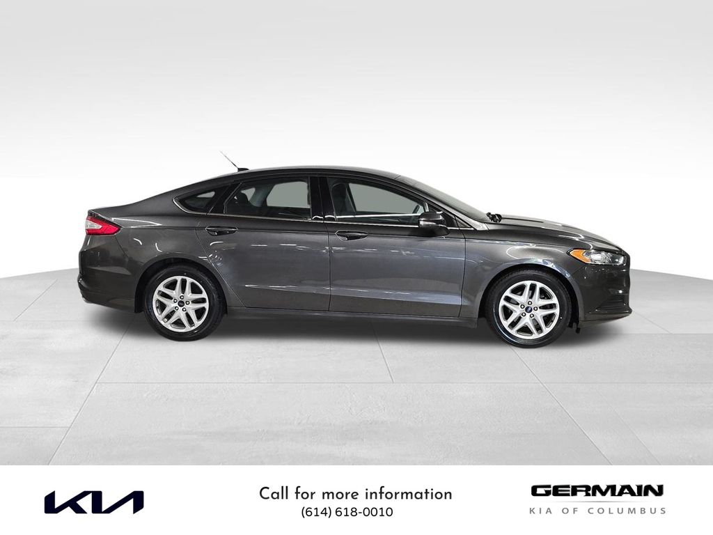 2015 Ford Fusion SE photo 3
