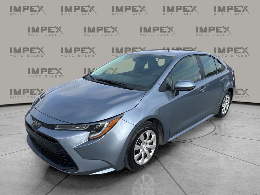 2025 Toyota Corolla LE's photo
