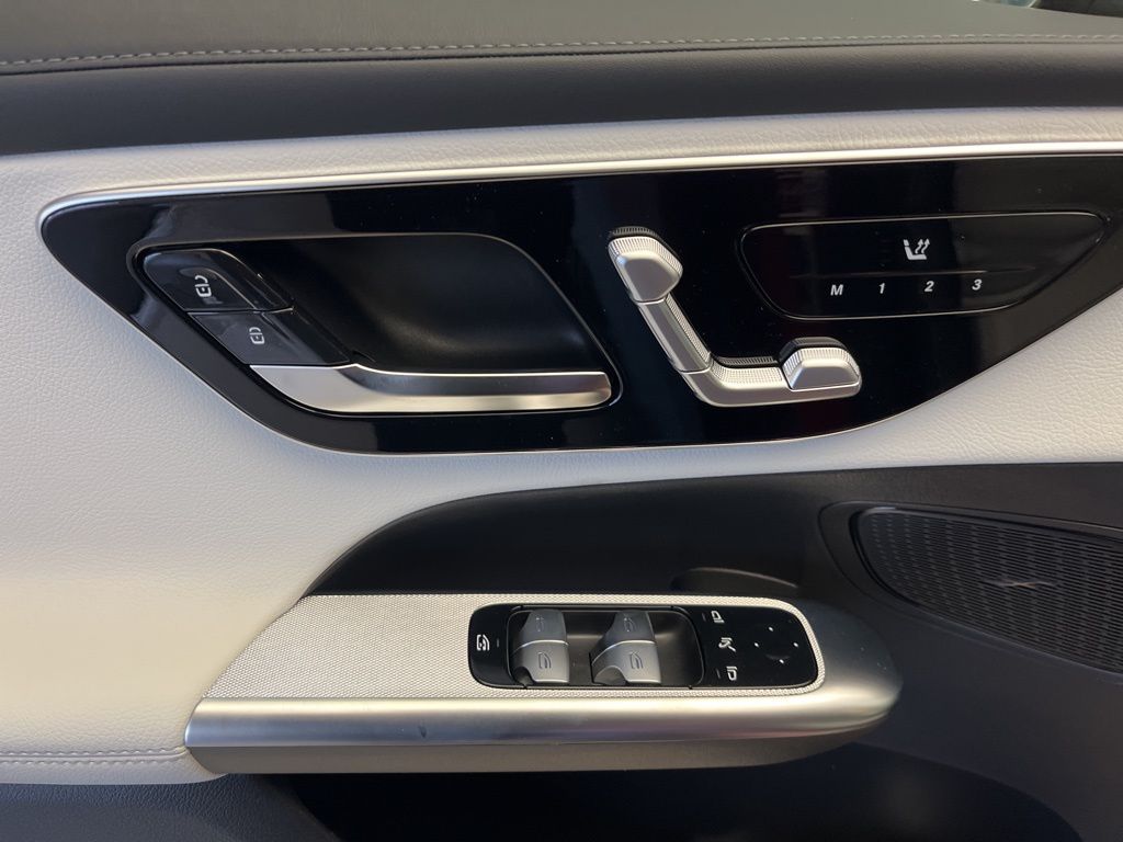 Thumbnail: 2026 Mercedes-Benz GLC - 12