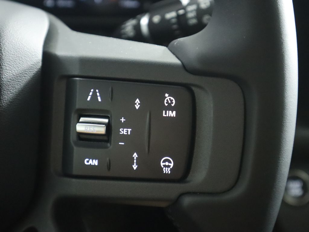 Thumbnail: 2025 Land Rover Defender - 13