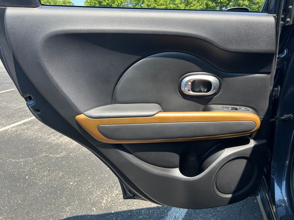 Thumbnail: 2016 Kia Soul - 21