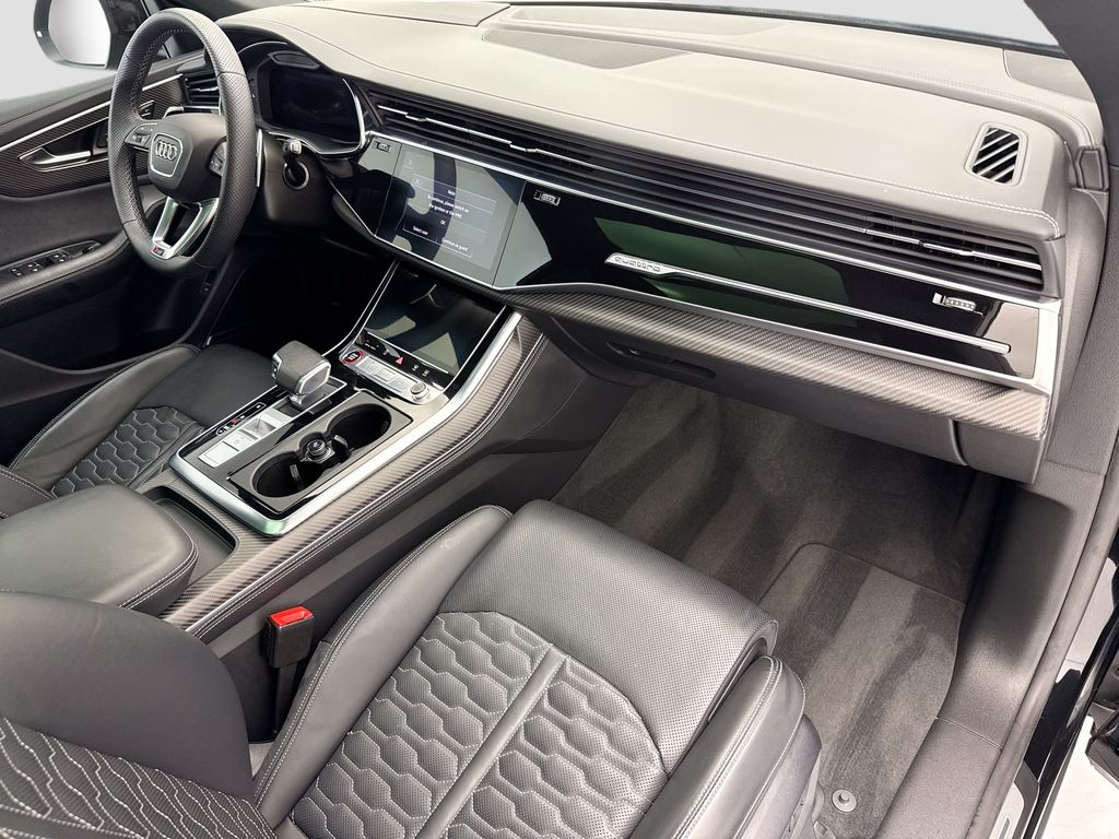 Thumbnail: 2024 Audi RS Q8 - 16