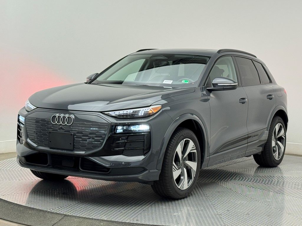 2025 Audi e-tron Premium 3
