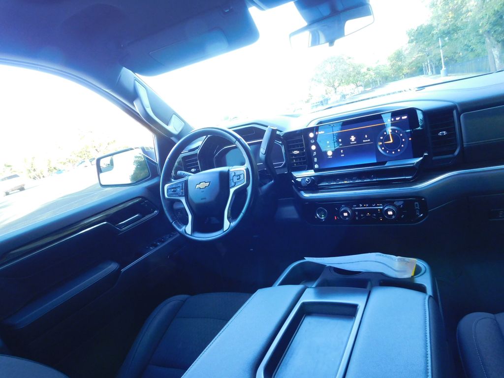 Thumbnail: 2022 Chevrolet Silverado 1500 - 6