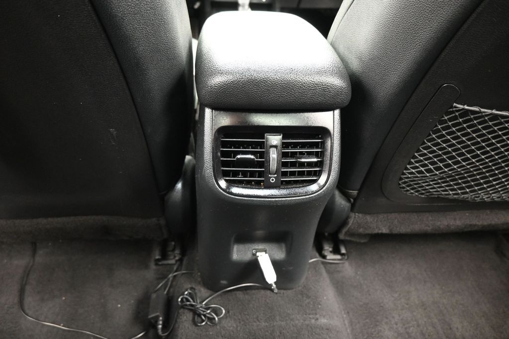 Used 2024 Snow White Pearl Kia GT-Line image 40