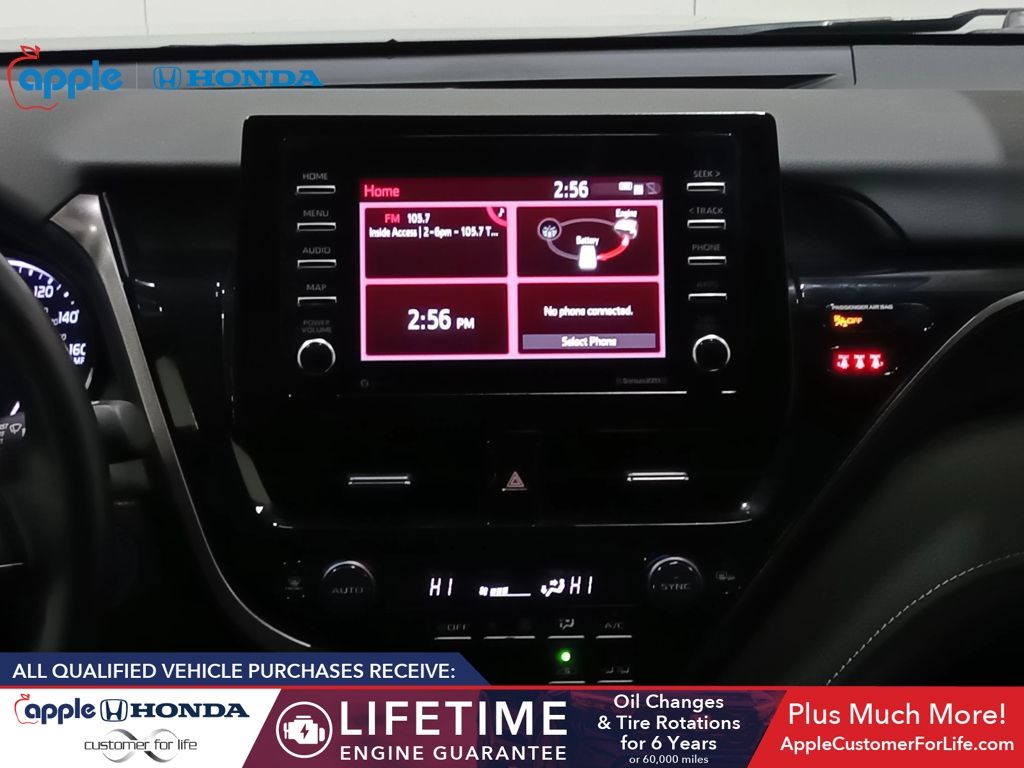 2022 Toyota Camry SE Hybrid