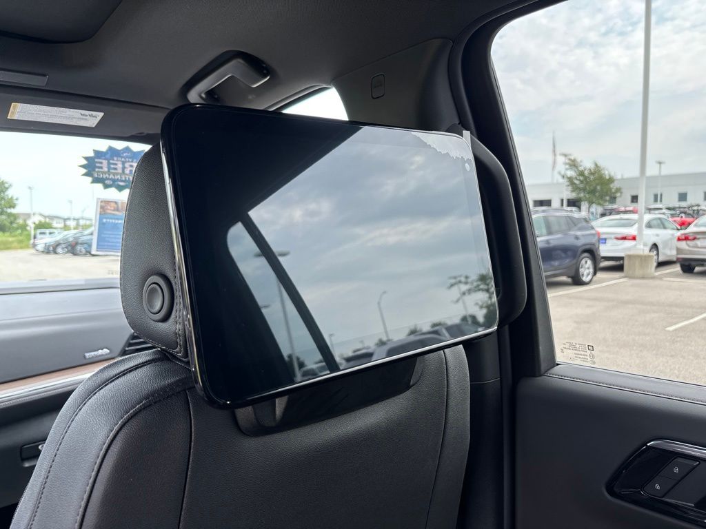 Used 2025 Chevrolet Suburban SUV