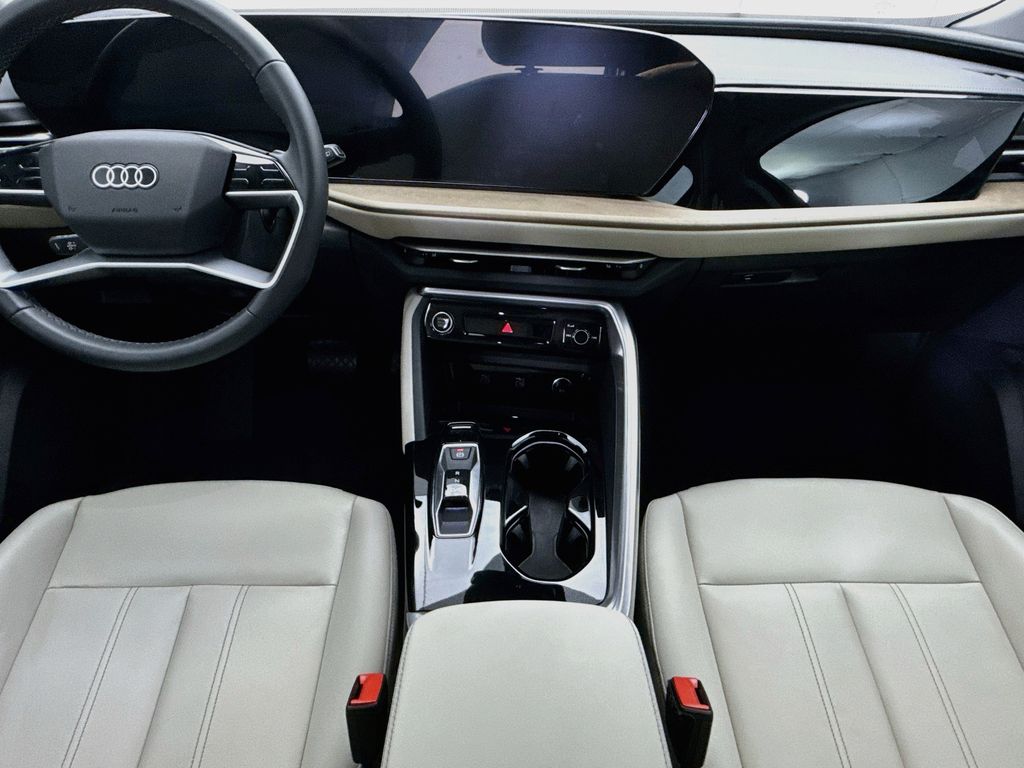 Thumbnail: 2025 Audi Q5 - 13