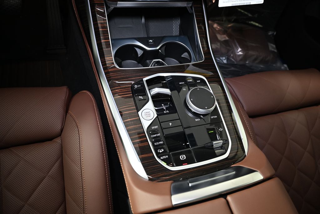 Thumbnail: 2026 BMW X7 - 19