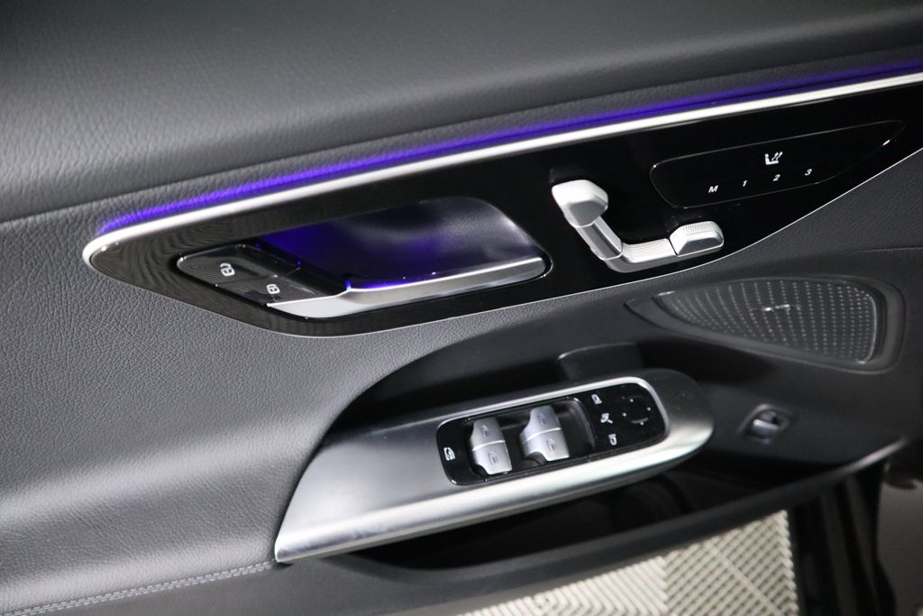 Thumbnail: 2025 Mercedes-Benz C-Class - 23