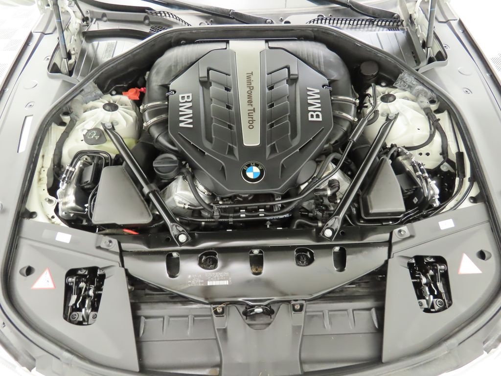 Thumbnail: 2014 BMW 7 Series - 30