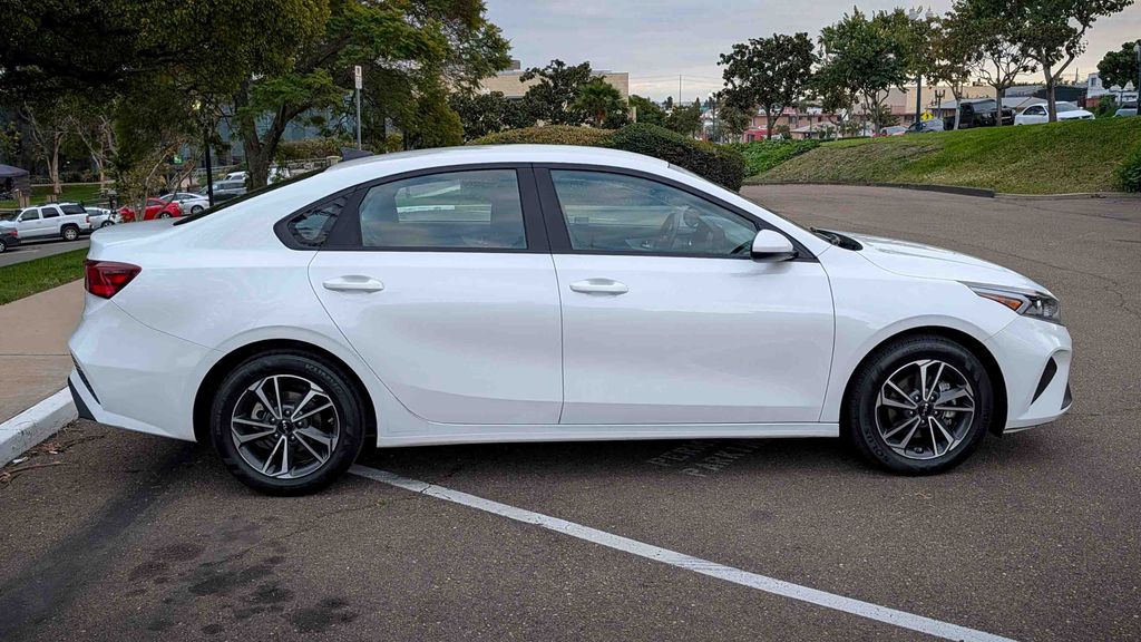 Used 2024 Kia Forte LXS 4D Sedan