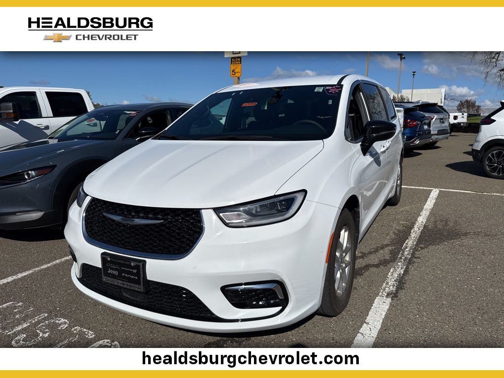 2025 Chrysler Pacifica Select FWD