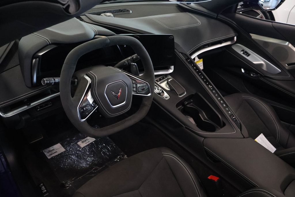 2025 Chevrolet Corvette Stingray 15